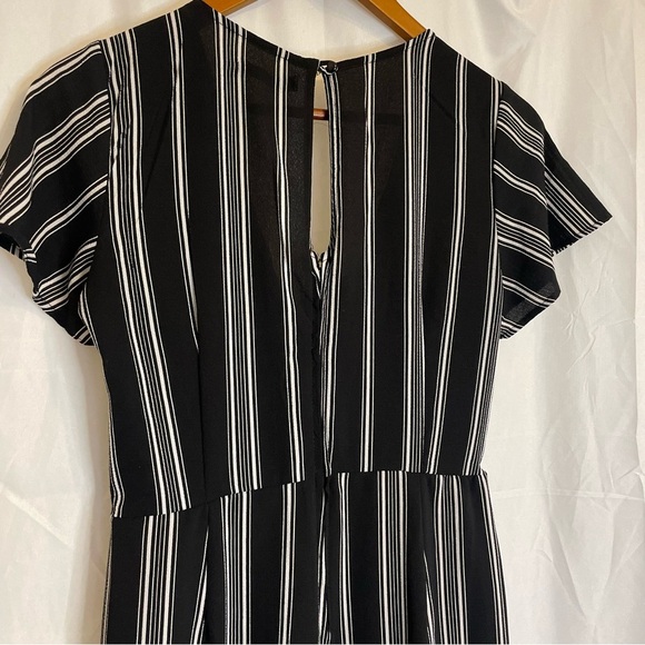 CRYSTAL SKY Women’s Black White Stripe Jumper Pantsuit Short Sleeve Size 5 - Picture 10 of 12